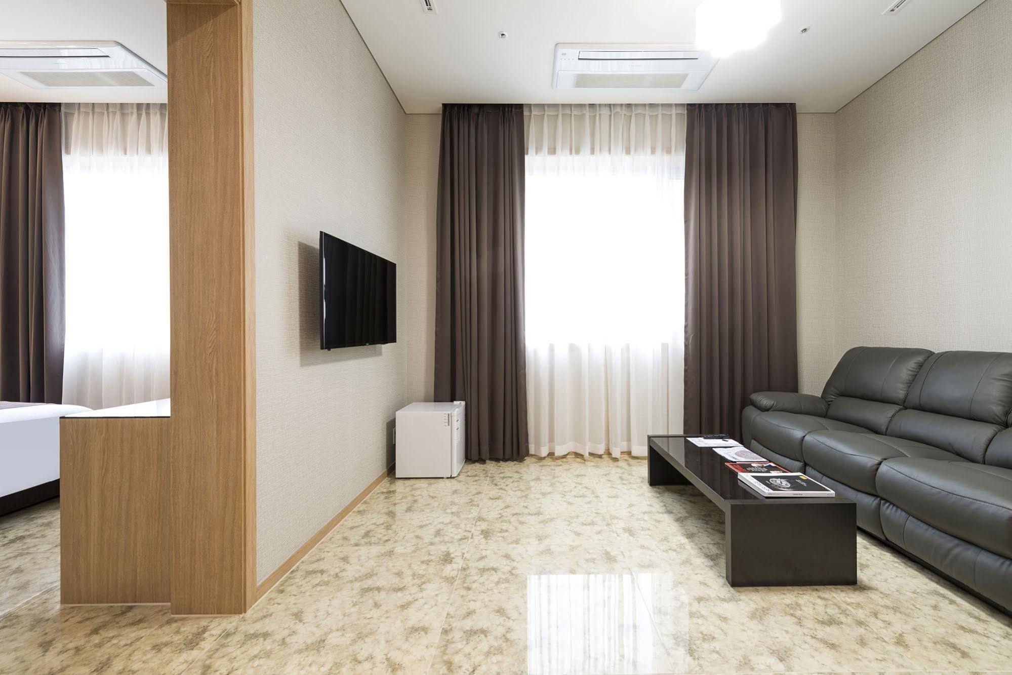Goldriver Hotel Seoul Exterior photo